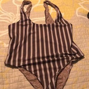 Acacia one piece